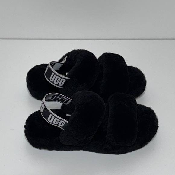 UGG “Oh Yeah” Slide Sandals in Black Sheepskin with an Elastic UGG Logo Strap - Picture 2 of 16
